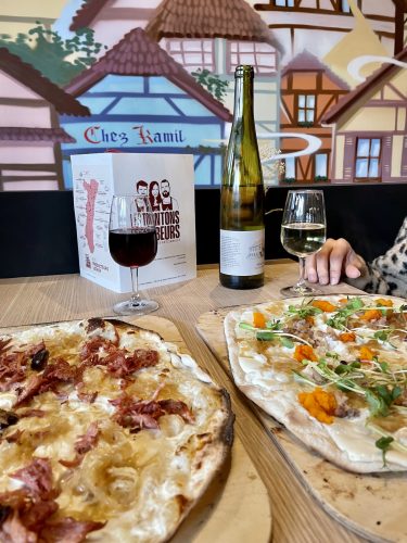 Tarte flambée artisanale les tontons flambeurs stammtish convivialité alsace