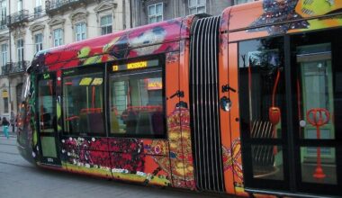 insultes racistes et menaces de mort sur un conducteur de tramway, une plainte déposée