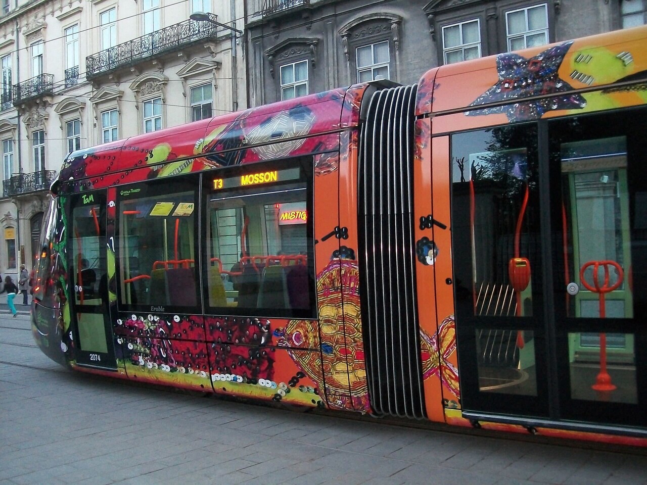 insultes racistes et menaces de mort sur un conducteur de tramway, une plainte déposée