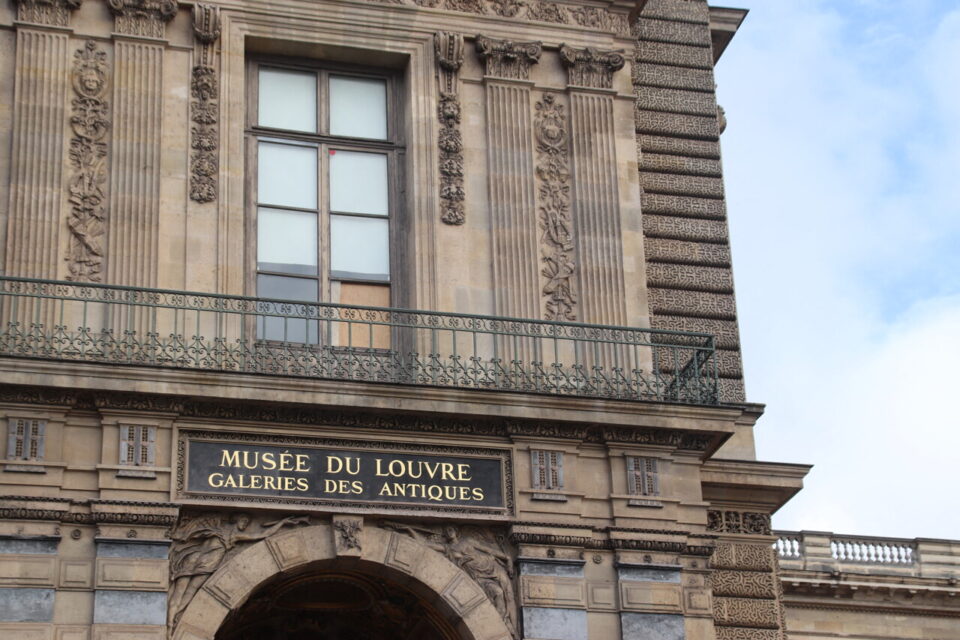 Les cambrioleurs ont mis sept minutes pour atteindre la la galerie d’Apollon au premier étage.