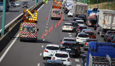 trois véhicules impliqués, l'accès à une autoroute fermé
