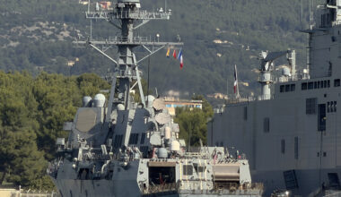 L’un des destroyers d’escorte de l’USS Gerald R. Ford de passage à Toulon