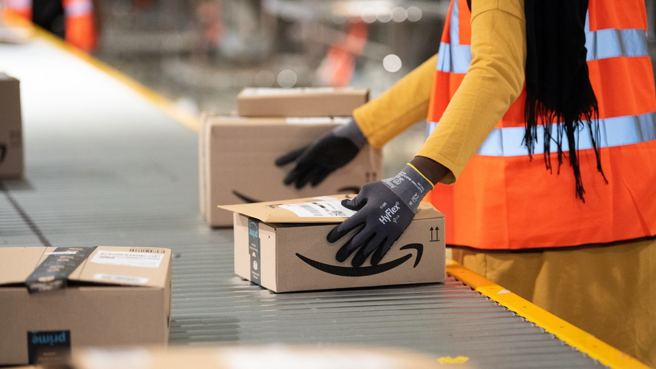 © Shutterstock - Amazon renforce ses équipes, notamment sur le site de Vélizy-Villacoublay.