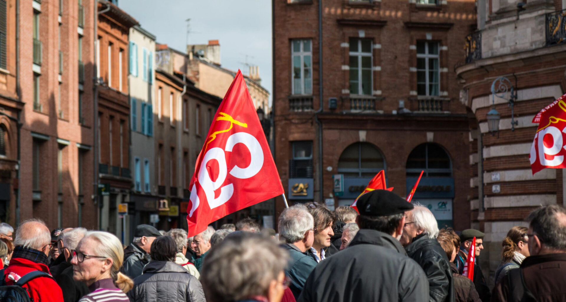 © Shutterstock - Des nouvelles manifestations sont à attendre à Roanne et à Saint-Étienne le 2 octobre.
