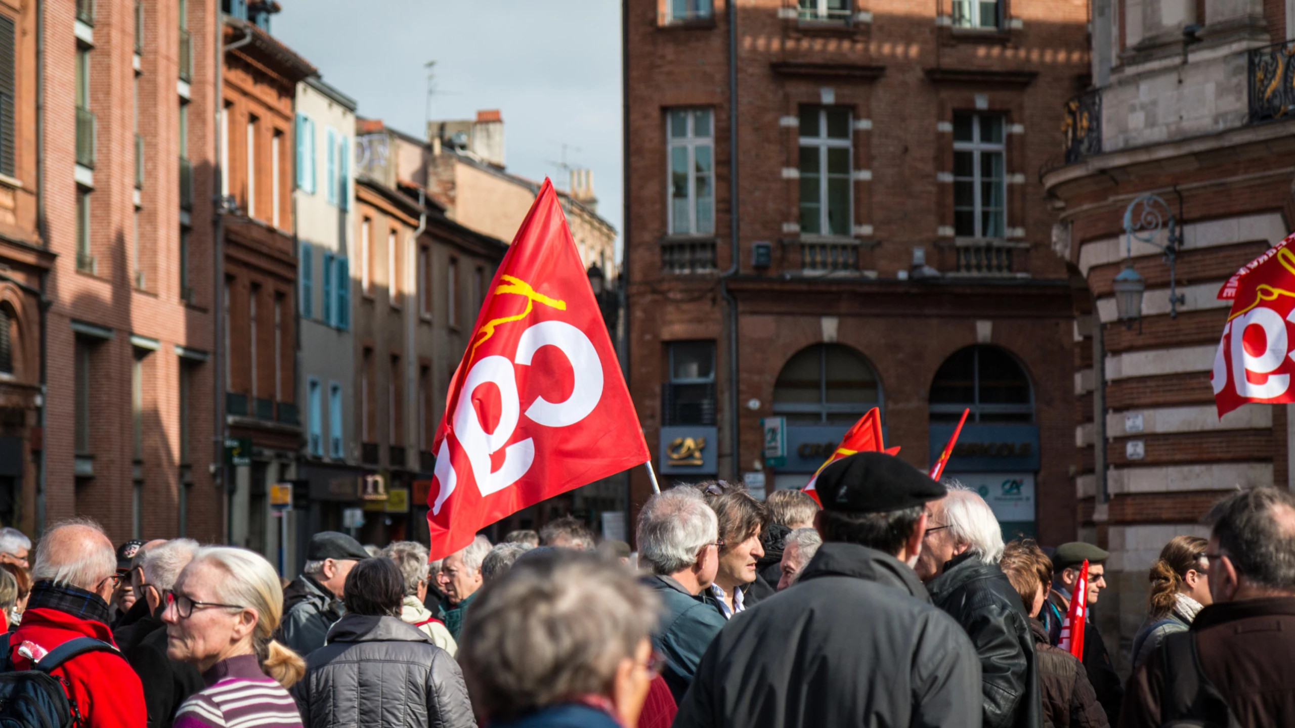 © Shutterstock - Des nouvelles manifestations sont à attendre à Roanne et à Saint-Étienne le 2 octobre.