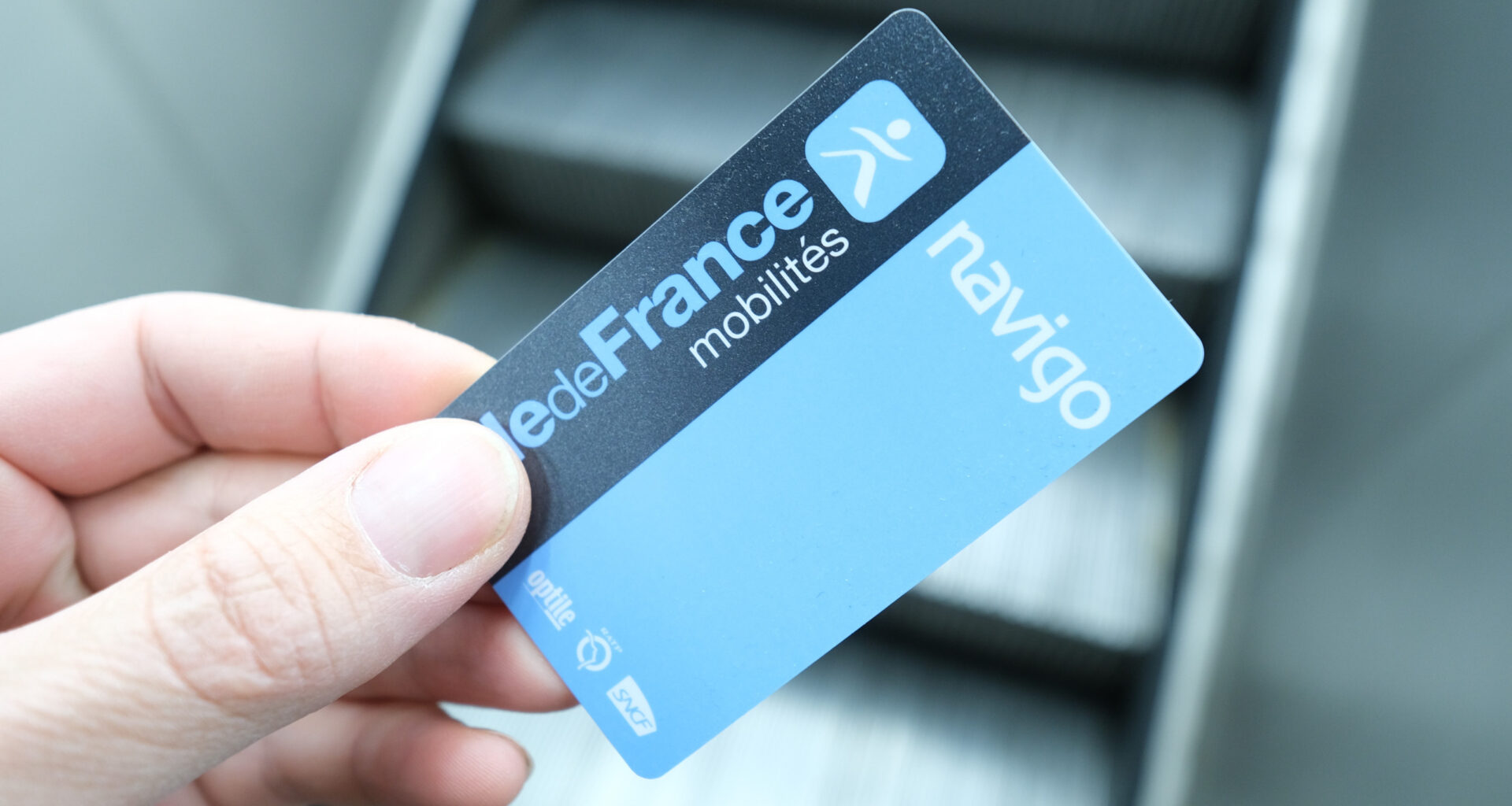 © Shutterstock - Le Passe Navigo–Rémi, premier support commun entre l’Île-de-France et le Centre-Val de Loire, sera lancé le 3 novembre pour simplifier les trajets de 7 000 voyageurs.