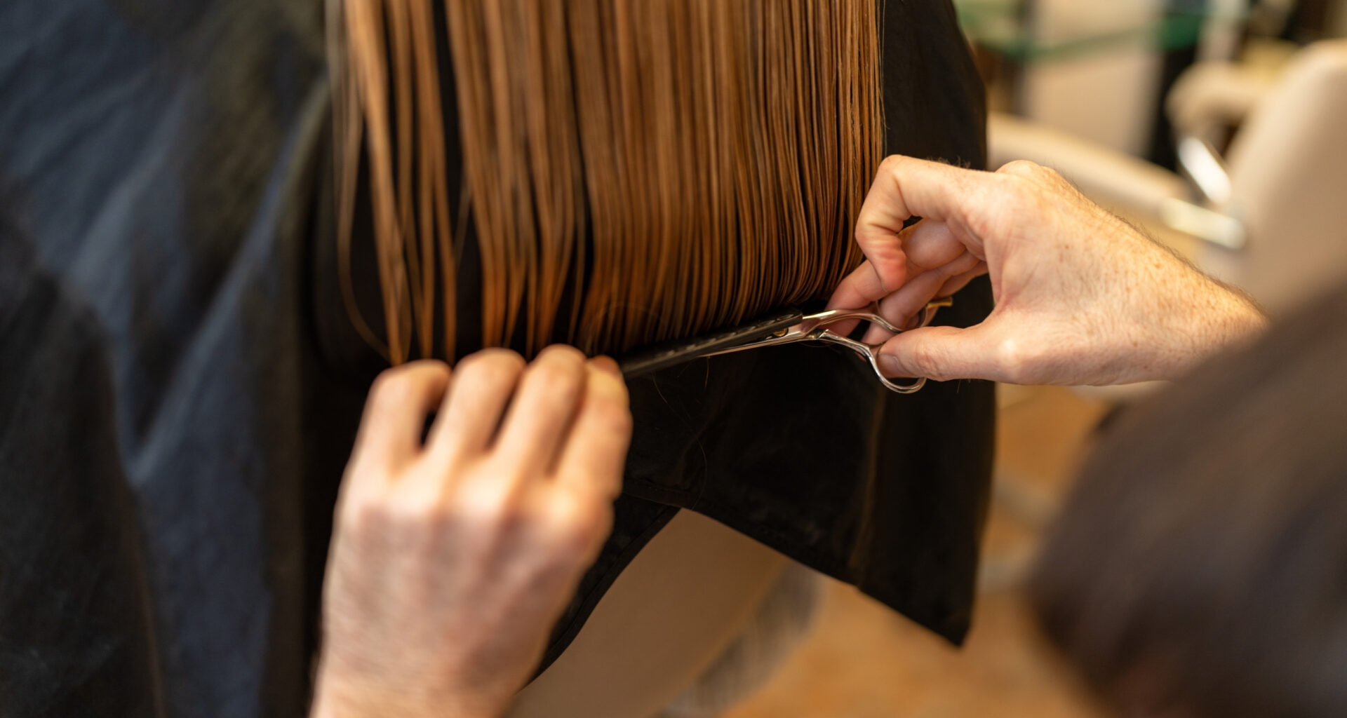 © Shutterstock - La Chambre de Métiers et de l’Artisanat Île-de-France (CMA IDF) renforce son engagement en faveur de l’inclusion dans l’apprentissage avec la socio-coiffure.