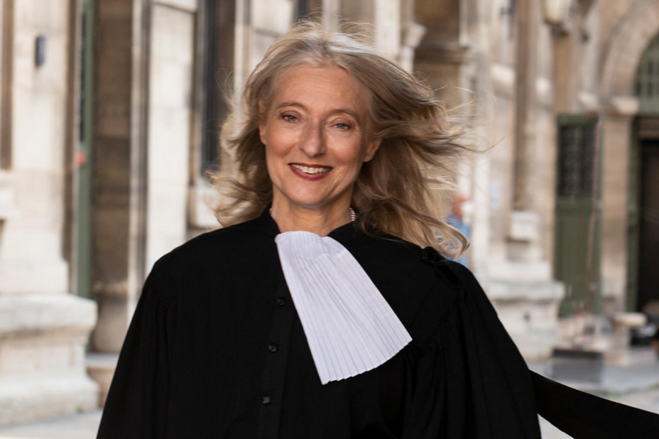 Me Isabelle Steyer, avocate en droit pénal et droit de la famille, accompagne les victimes de violences sexuelles et les familles de victimes de féminicides.