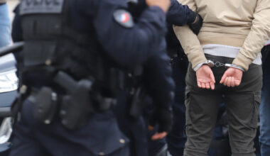 Ivre et vexé, un Grenoblois fonce dans la foule avec sa voiture à Chambéry