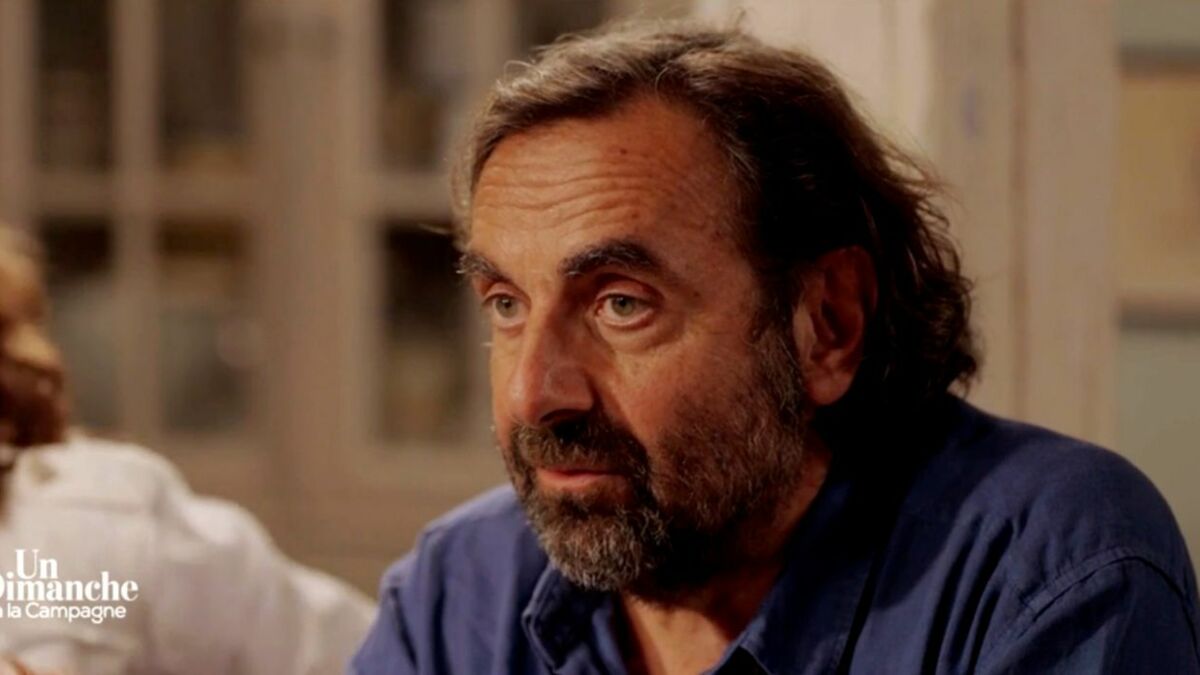 André Manoukian revient sur son histoire d'amour avec une célèbre chanteuse dans Un dimanche à la campagne
