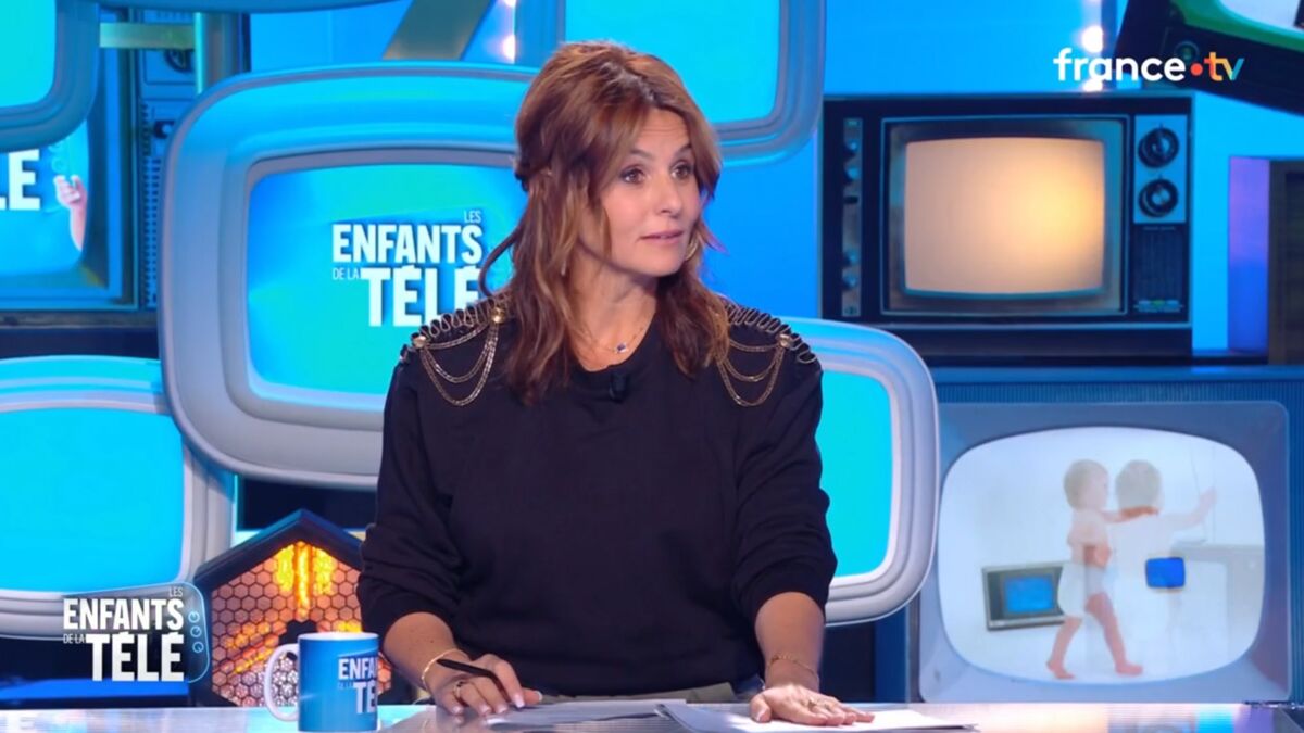 Faustine Bollaert taquine Kad Merad après une bourde dans Les Enfants de la télé (VIDEO)