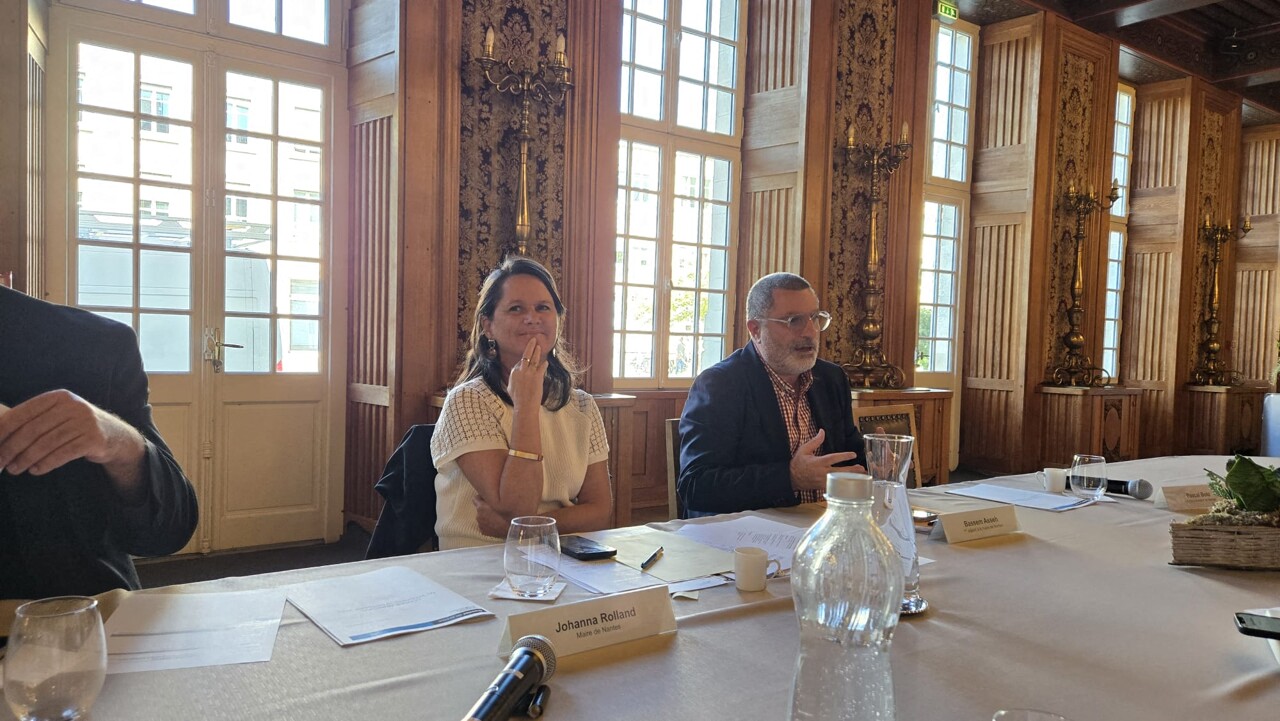 la majorité prévoit 130 millions d'euros d'investissement