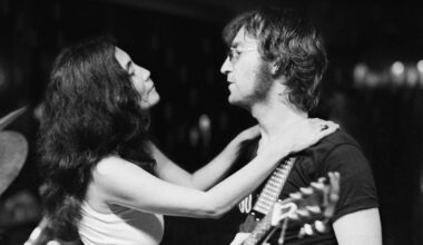 One to One" est une plongée inédite dans l'intimité et l'engagement du couple à l'aube des années 1970
