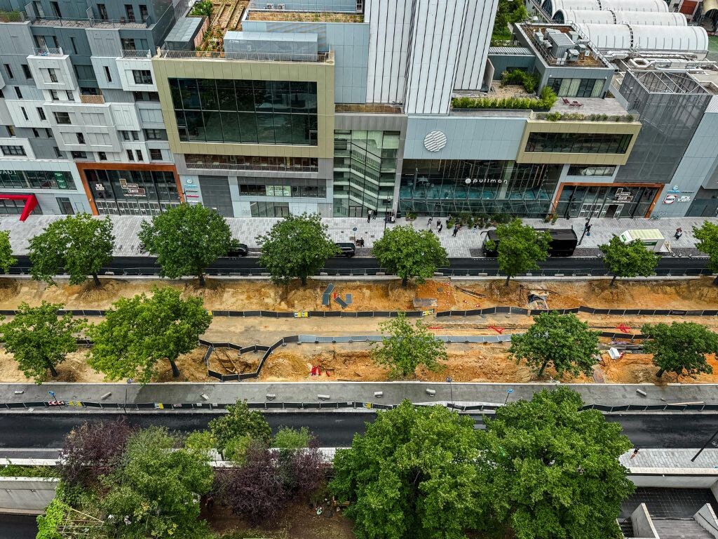 Dans le quartier Montparnasse à Paris, des riverains vivent avec le bruit des Klaxons "de jour, comme de nuit"