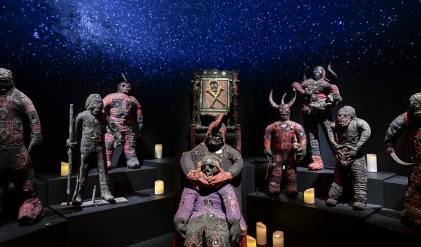 « L’armée des ombres » dans l’exposition Zombis au musée des Confluences à Lyon.   Photo Maxime Jegat