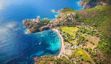 La Corse veut vous faire venir, elle est prête à payer votre billet