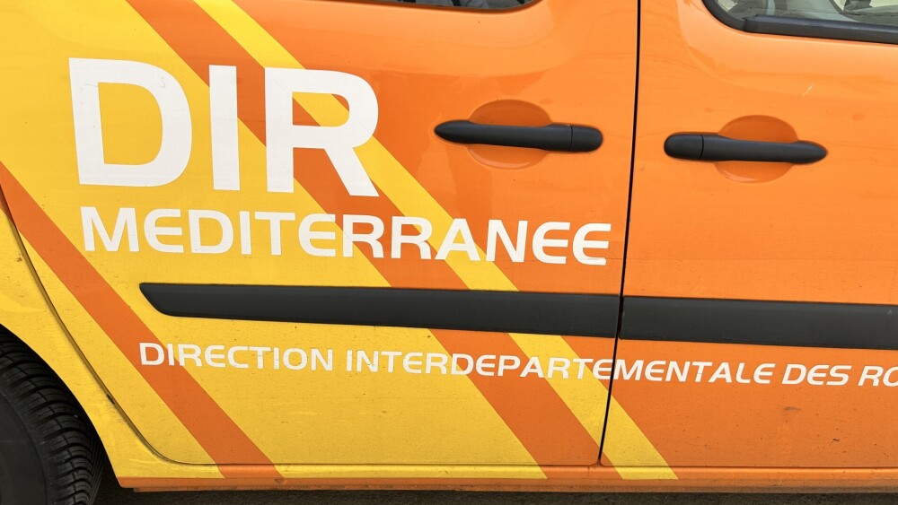 fort bouchon à la sortie de Marseille sur l'A50 causé par un véhicule en panne