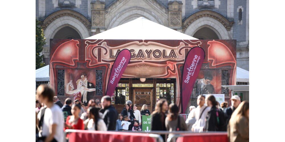 La Gayola accueille du théâtre place Jean-Jaurès. Photo Sonia Barcet