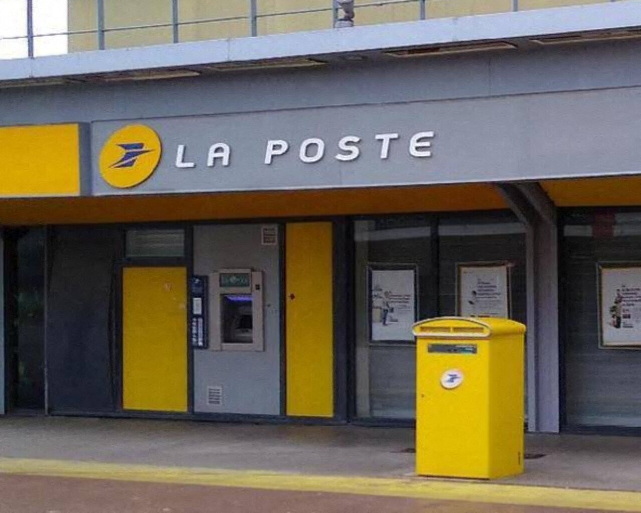 Ce bureau de poste de Rouen attaqué avec un engin de chantier volé, quelques mois après un braquage