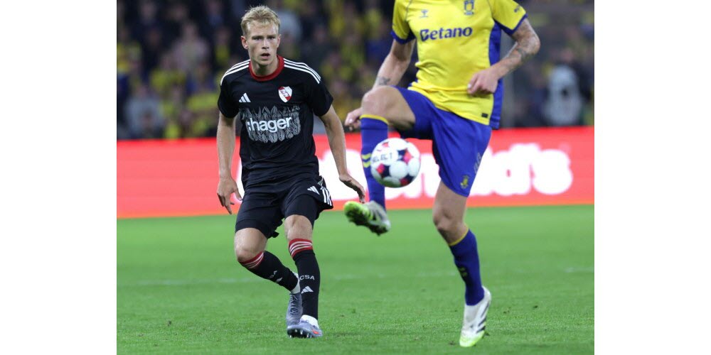 La venue de Brondy, en barrage de Ligue Conférence, avait constitué un avant-goût. Ce jeudi, face à Jagiellonia Bialystok, le Racing de Lucas Hogsberg ne veut pas rater ses retrouvailles avec la Coupe d'Europe à la Meinau. Photo Jean-Marc Loos