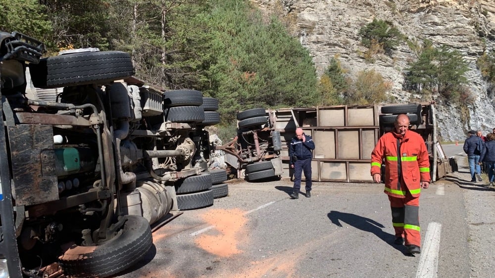 Mort de près de 60 brebis après un grave accident de camion dans les Alpes-de-Haute-Provence