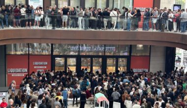 "Mon premier boulot", "mon premier pardessus"...