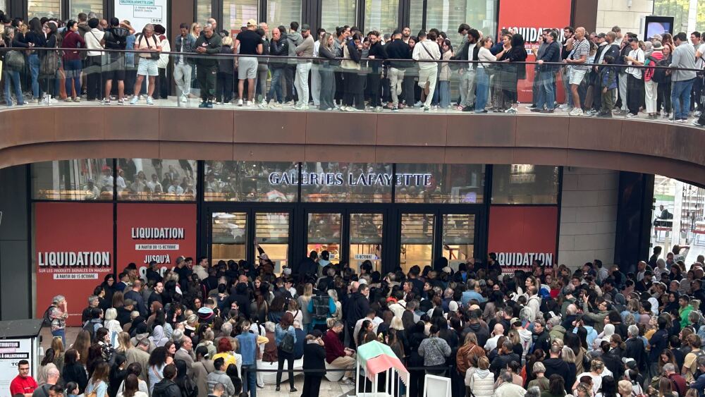 "Mon premier boulot", "mon premier pardessus"...