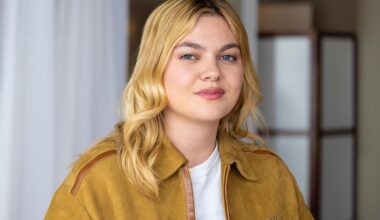 Louane : son havre de paix "loin du stress parisien" où elle vit avec sa fille et Florian Rossi