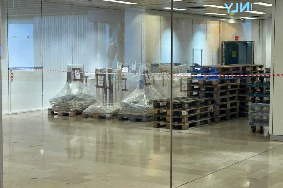 L'intérieur du magasin C&A de Nancy commence déjà à se vider.