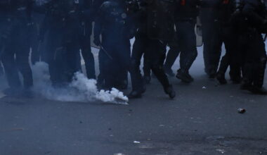 Sa grenade avait arraché la main d'un gilet jaune sur les Champs-Élysées : un CRS relaxé