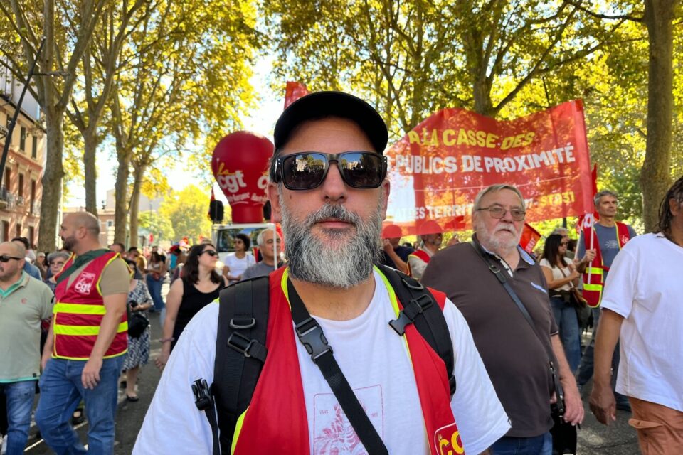 Sébastien est aide-soignant, il nous raconte pourquoi il lui est important d'être présent.