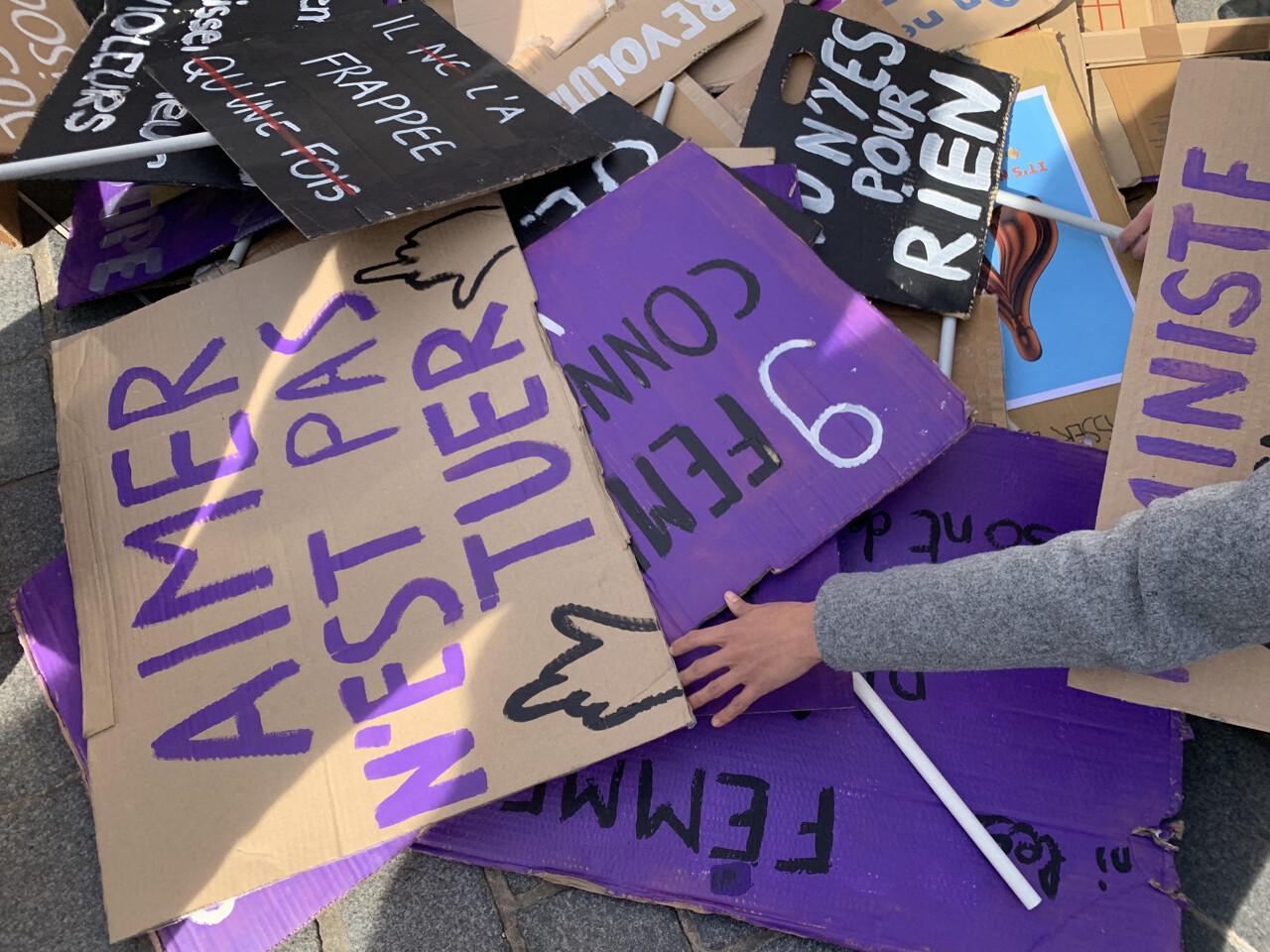 un "femmage" organisé à Nantes pour les victimes