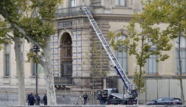 après le vol du Louvre, le fabricant du monte-charge fait sa pub