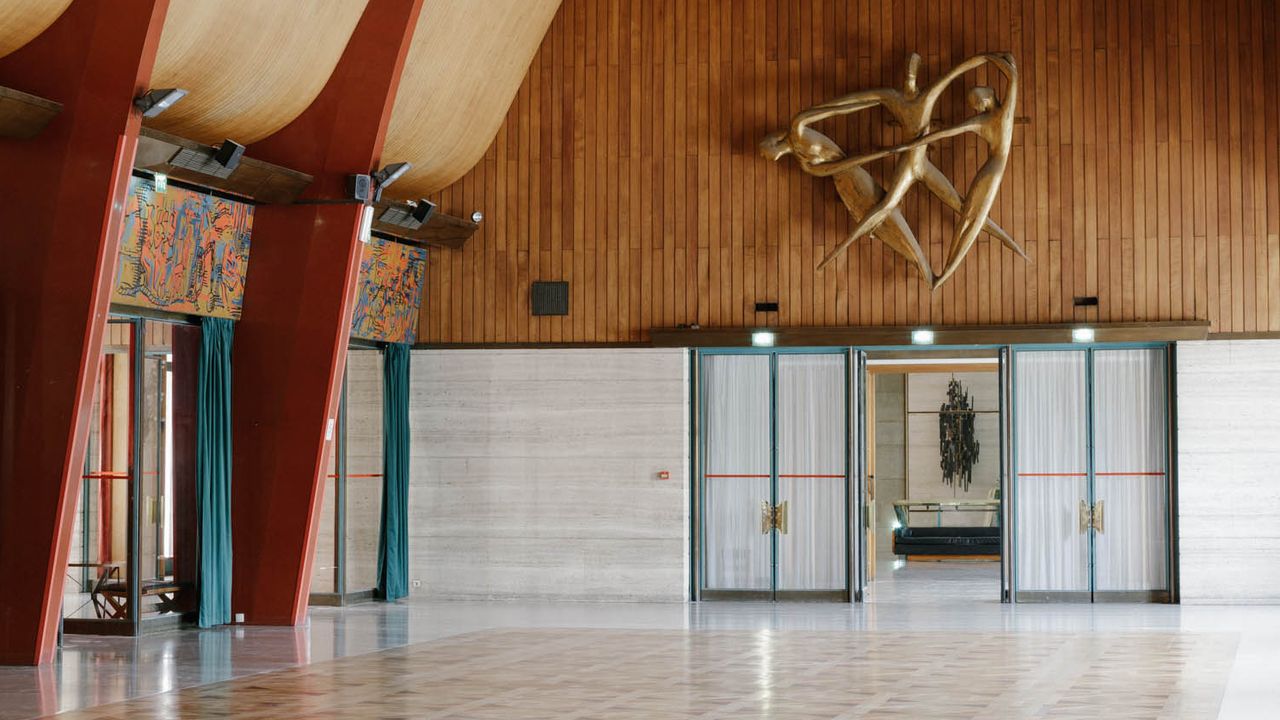 Les décors spectaculaires, inventifs et précieux de Maxime Old à Rouen