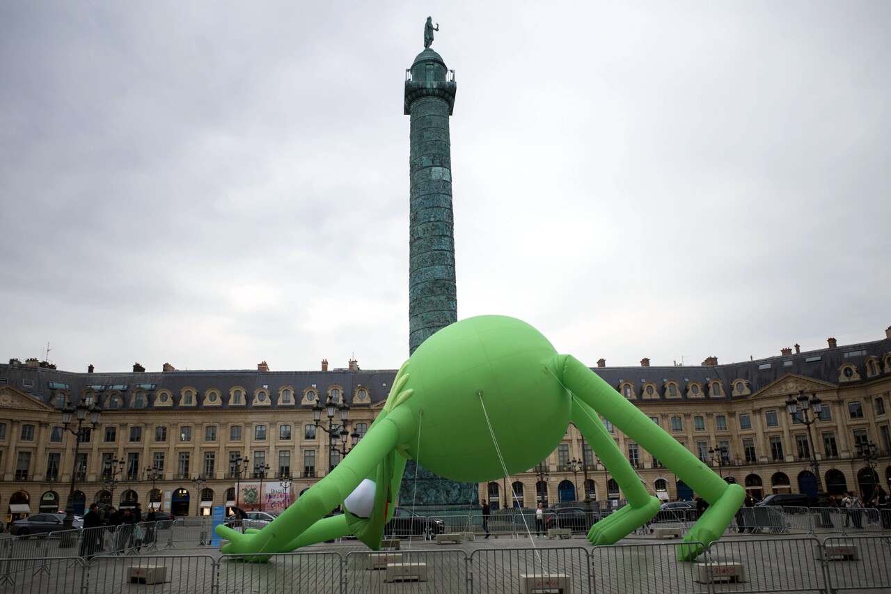 avec sa grenouille géante, cette manifestation d'art prestigieuse fait méchamment parler d'elle