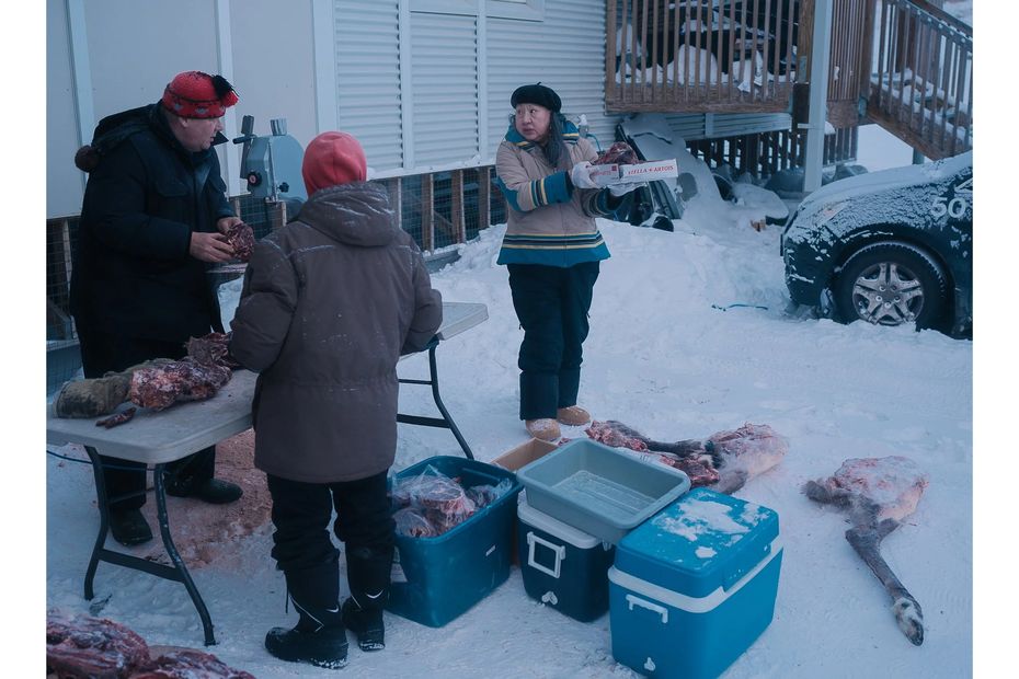 Cette photographe bretonne documente les effets du mercure sur la vie des Inuits