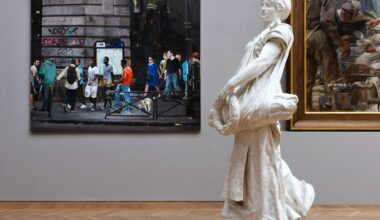 Vue de l’œuvre « Rive droite » de Bilal Hamdad parmi la collection permanente du Petit Palais, à l’occasion de l’exposition « Paname »