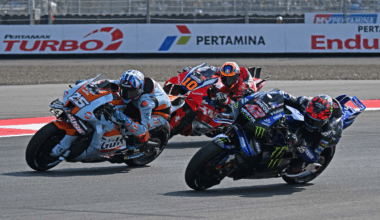 MotoGP Mandalika 2025 : Raul Fernandez (n°25) devant Luca Marini (n°10) en pleine lutte lors du GP d’Indonésie