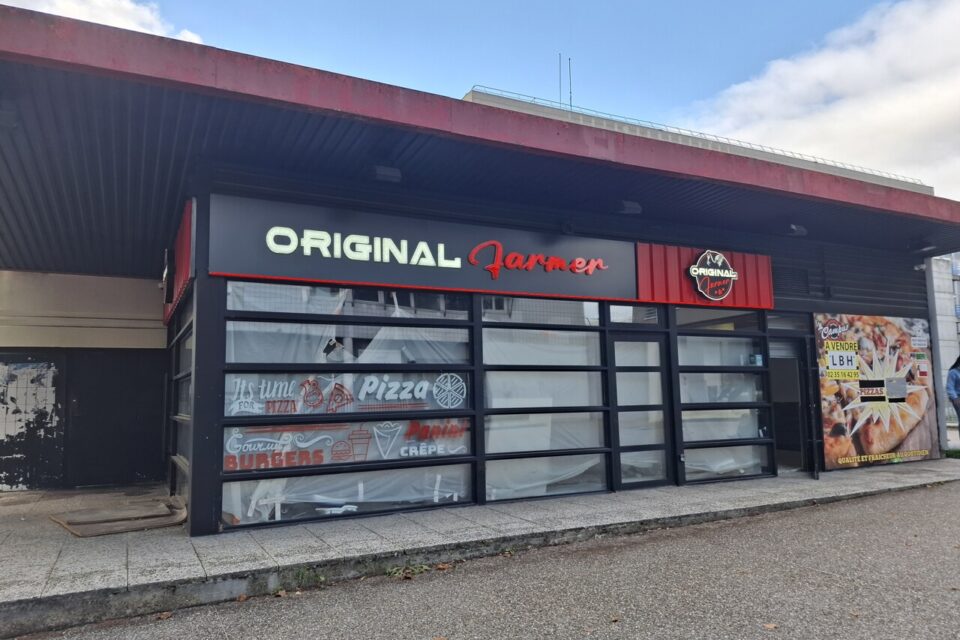Le fast-food se trouve face au bâtiment Michel Serres.