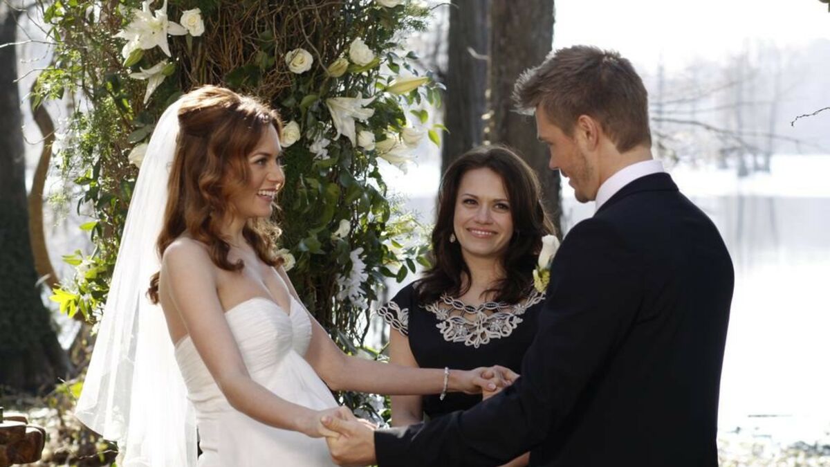 12 ans après, Hilarie Burton révèle pourquoi Lucas (Chad Michael Murray) et Peyton ont vraiment quitté Les Frères Scott
