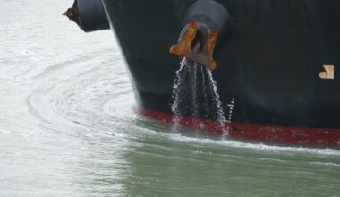 Un pétrolier de la flotte fantôme russe arraisonné devant Saint-Nazaire