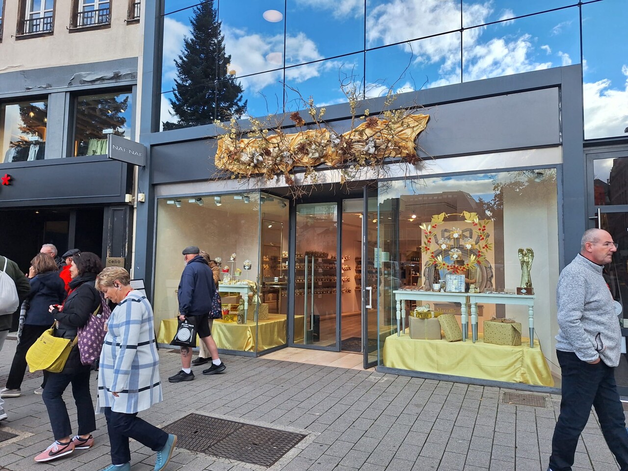 pour Noël, les pains d'épices Mireille Oster s'offrent une boutique place Kléber