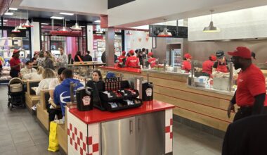 Après plusieurs mois d'attente, le premier Five Guys de Bordeaux vient d'ouvrir ses portes