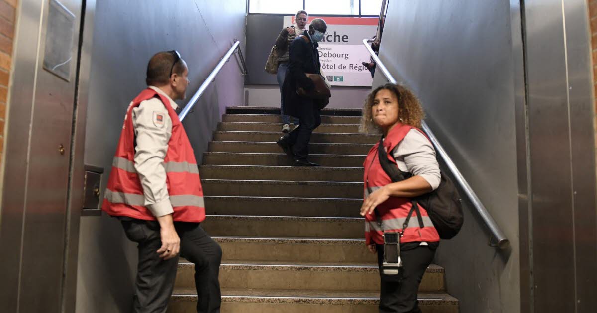 Lyon. Un homme tombe sur les voies du métro, la station « Bellecour » évacuée