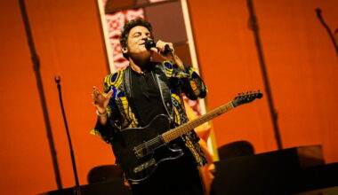 Matthieu Chedid transporte les spectateurs avec « des musiques qui soignent l’âme »