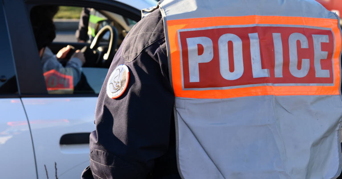 Saint-Étienne. Ivre, il roule sur les voies du tram, grille un feu rouge et prend un sens interdit