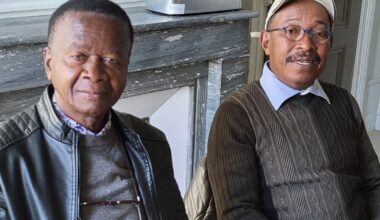 deux amis malgaches en visite dans la commune