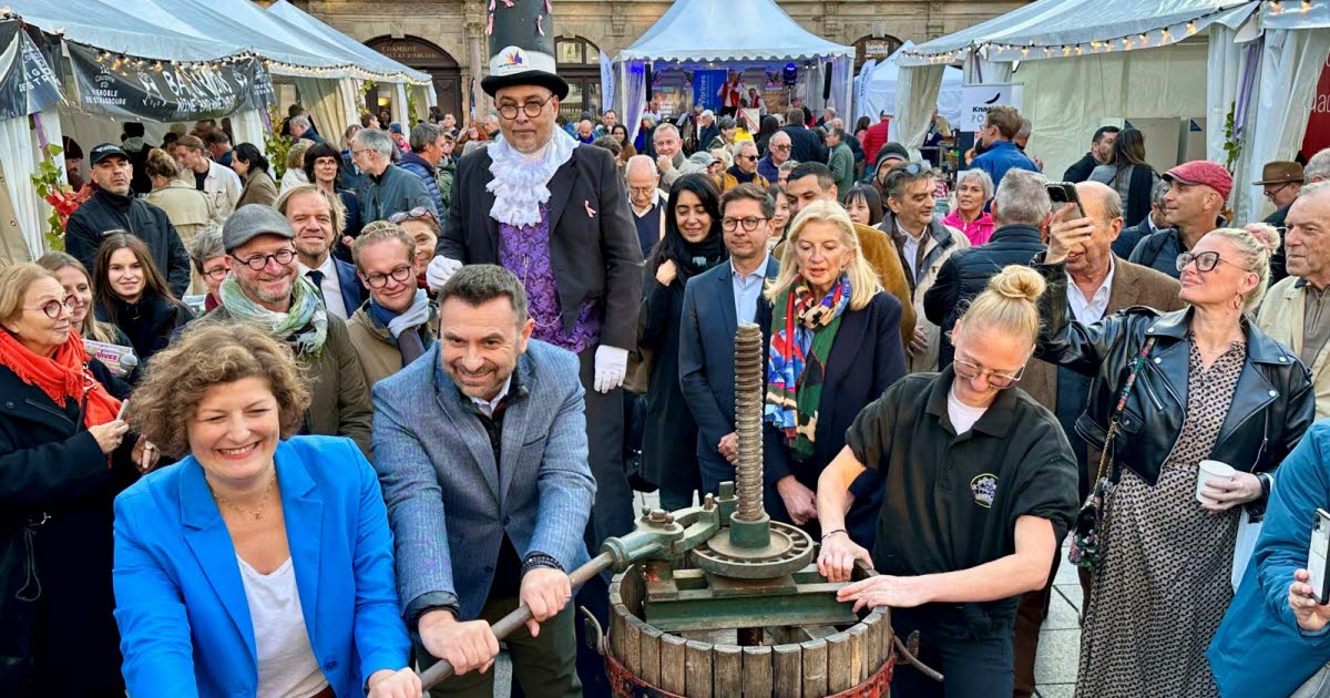 Strasbourg. Du vin, des knacks, des candidats... La grande foule à la 24e fête des vendanges