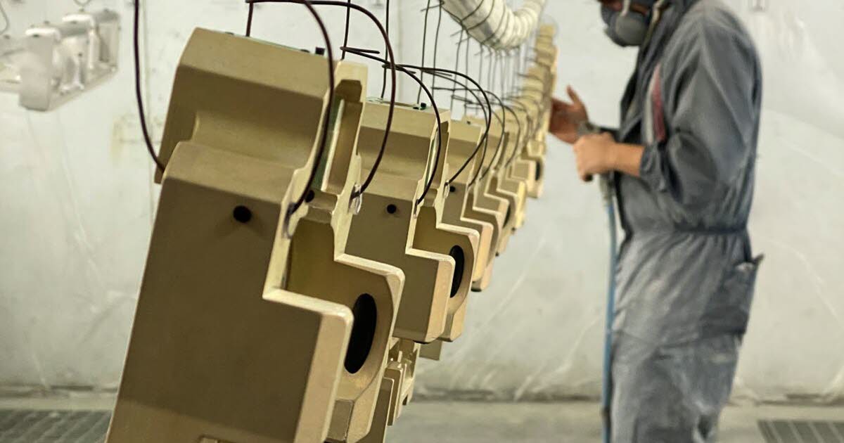 Loire. Depuis 40 ans, Agostinelli travaille pour les grands noms de la Défense