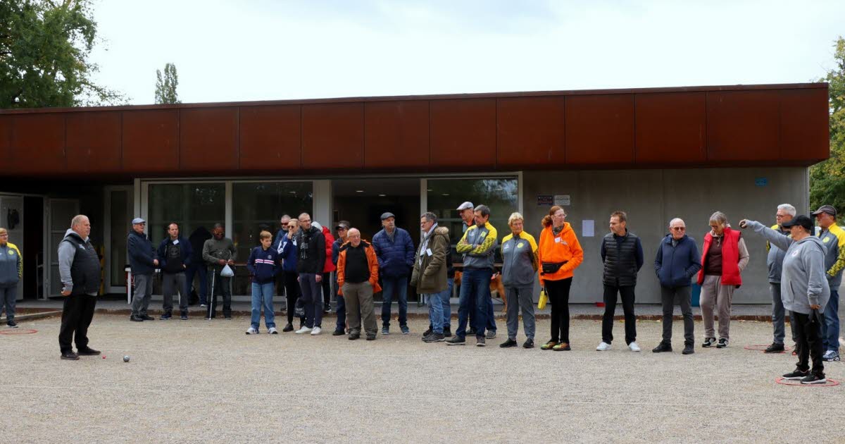 Entzheim. Aveugles et malvoyants s’adonnent à la pétanque